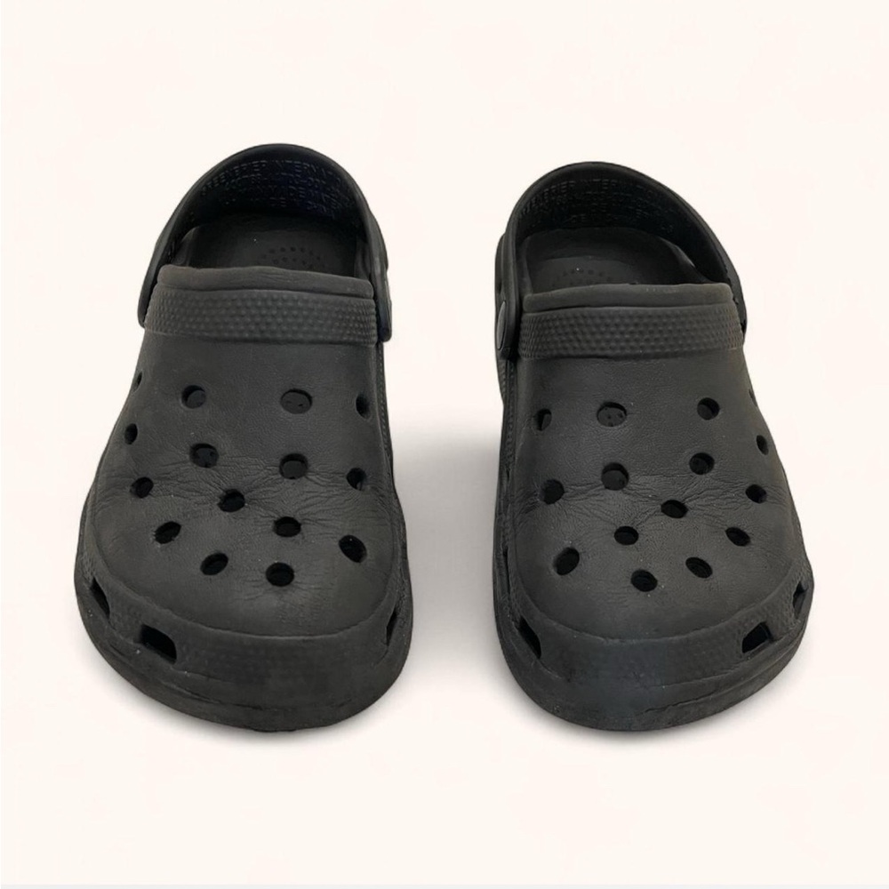 All Black Imitation Crocs Unisex Boy Girl Play Clogs Toddler 11C 11.5C 12C - Picture 2 of 8